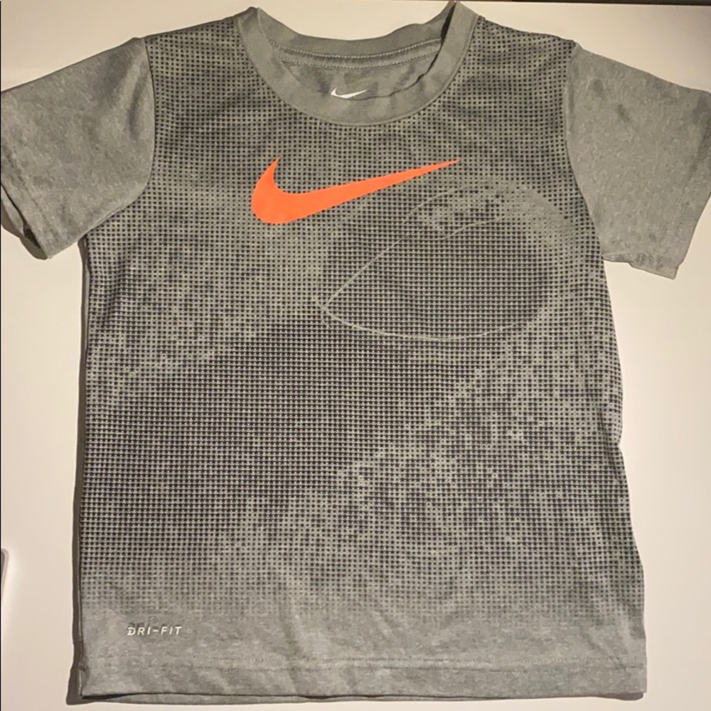 NIKE | boys dri-fit shirt M (5-6)